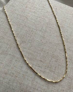Coral | Delicate twisted gold filled herringbone snake chain