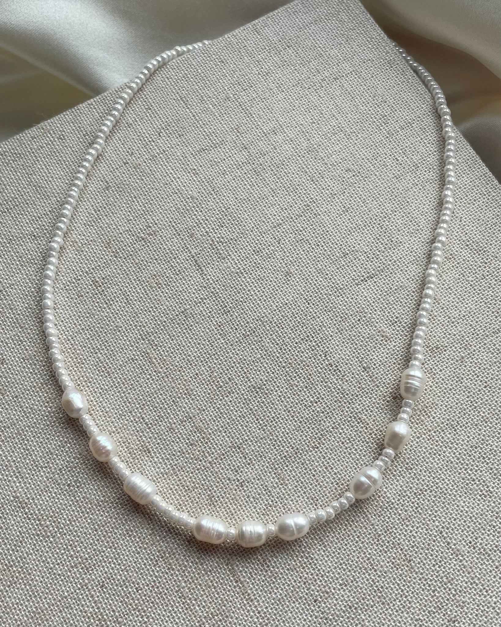 ABIGAIL | tiny beaded chain with freshwater pearls