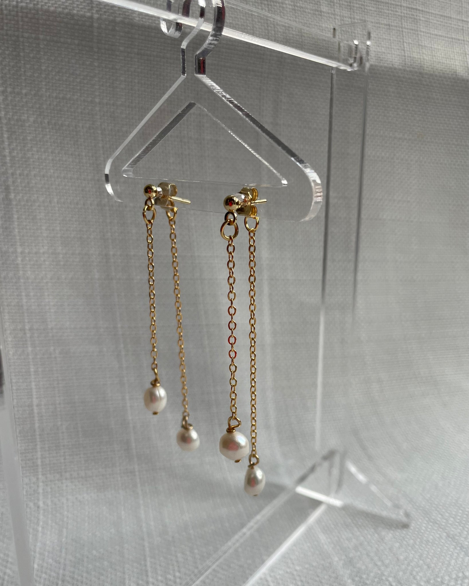 AINE | freshwater pearl dangle earrings
