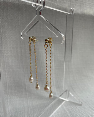 AINE | freshwater pearl dangle earrings