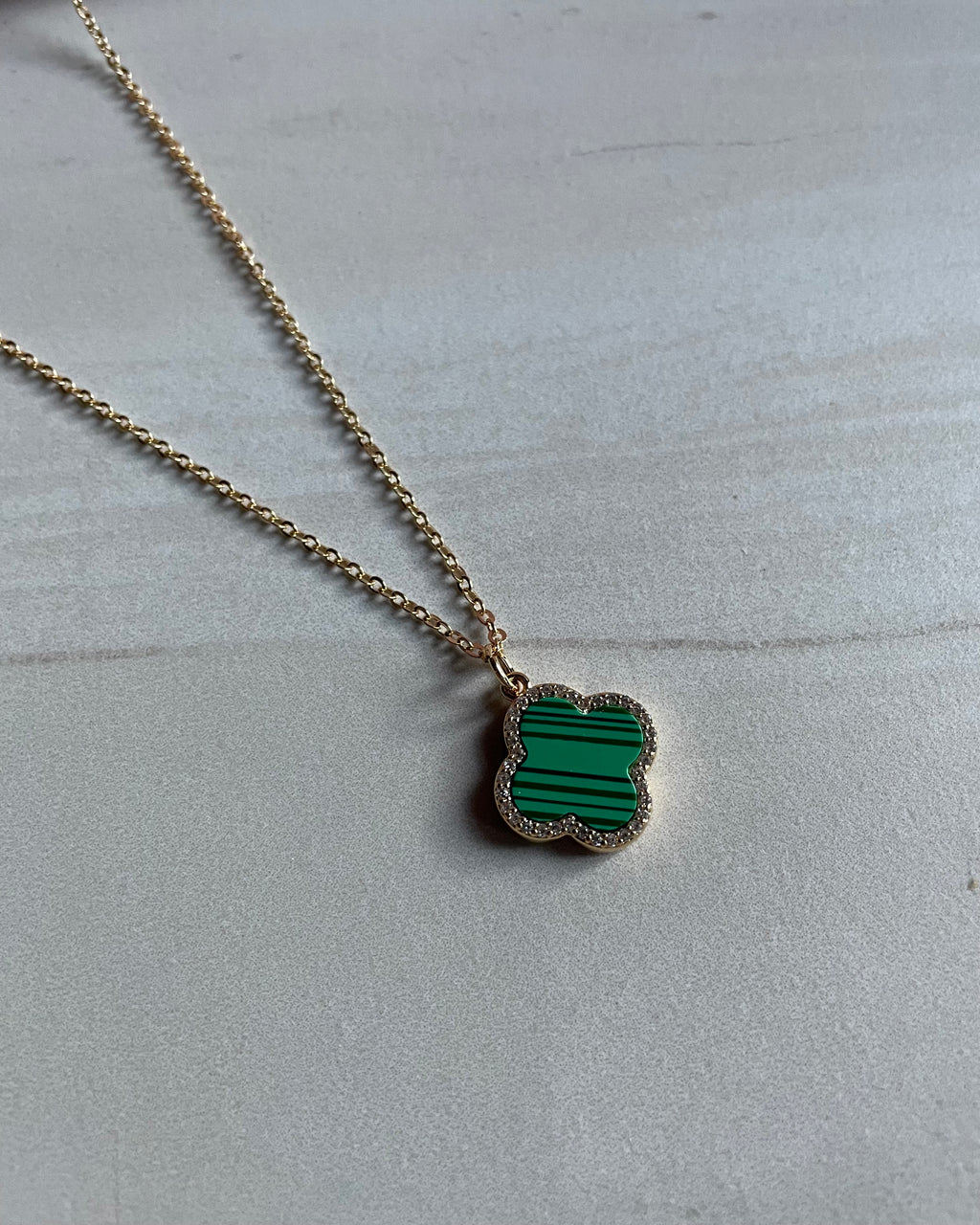 VALENTINA | green semi-precious stone clover pendant necklace