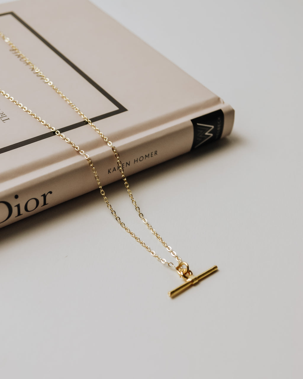 CLARA | Gold plated Tbar delicate chain