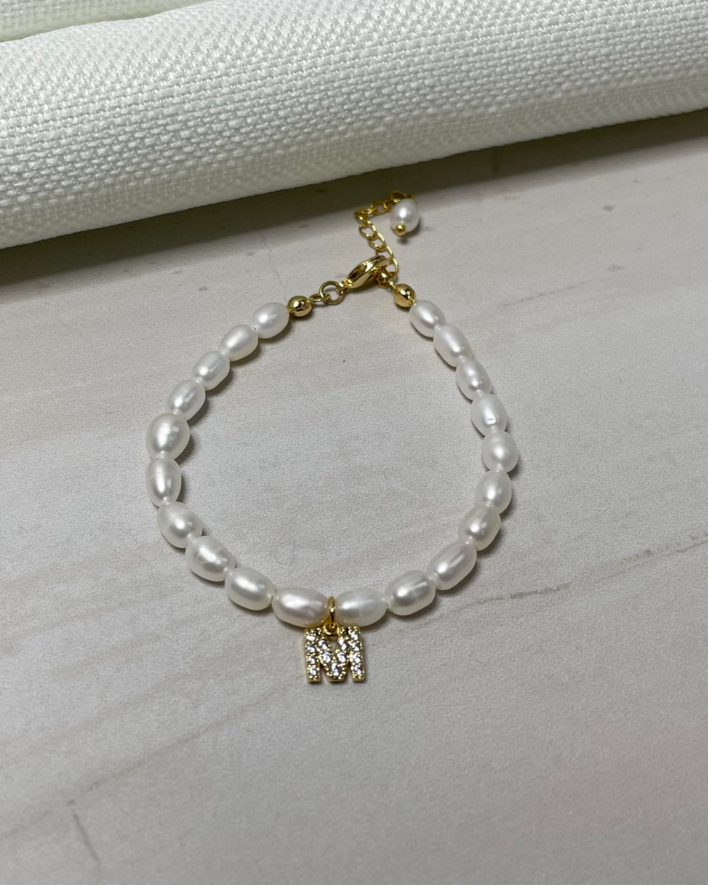 Pearl custom bracelet with cz initial