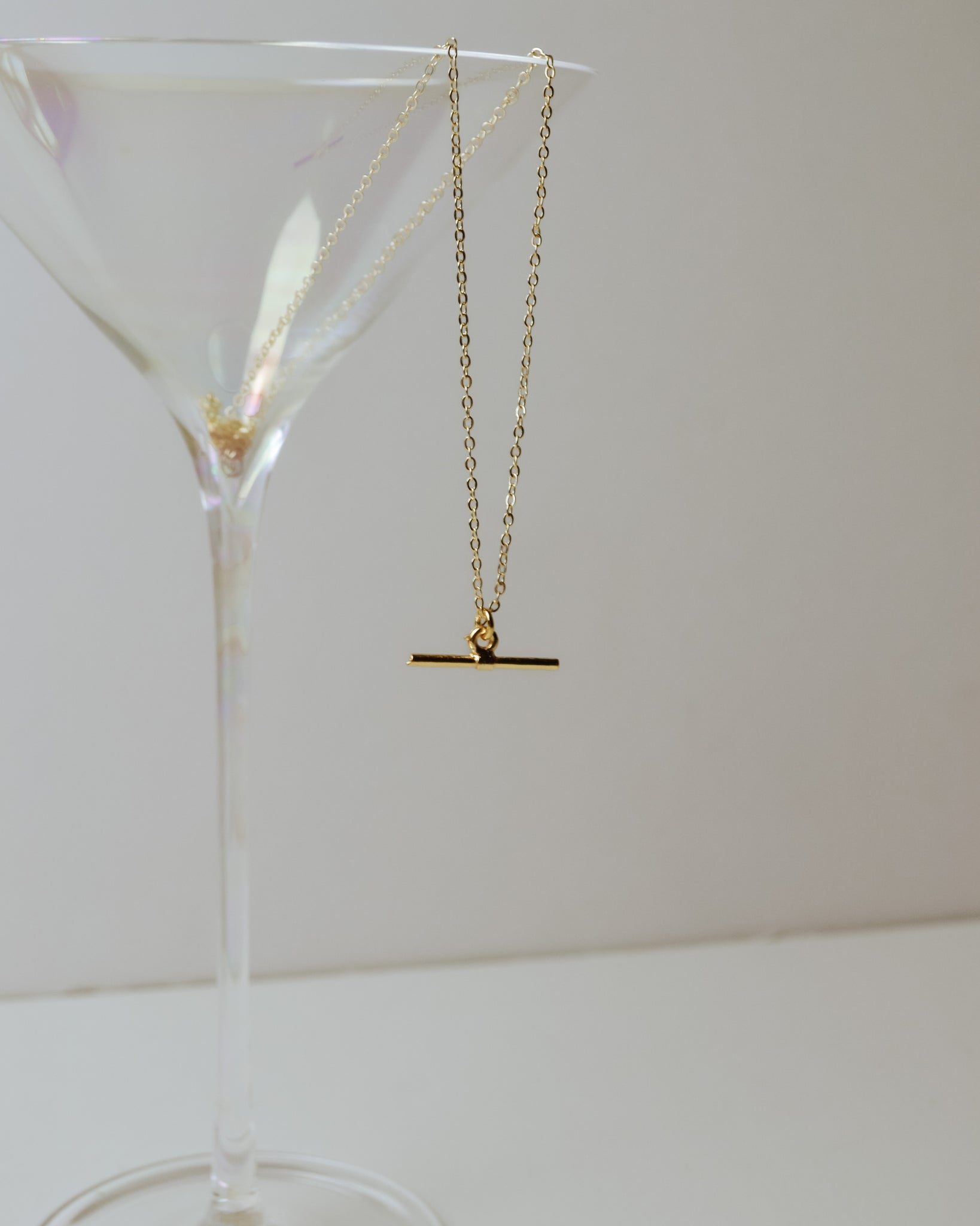 CLARA | Gold plated Tbar delicate chain