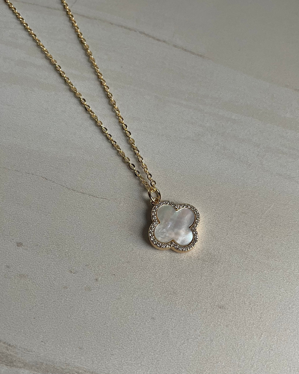 VALENTINA | white semi-precious stone clover pendant necklace